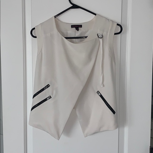 Blazer - Picture 1 of 4